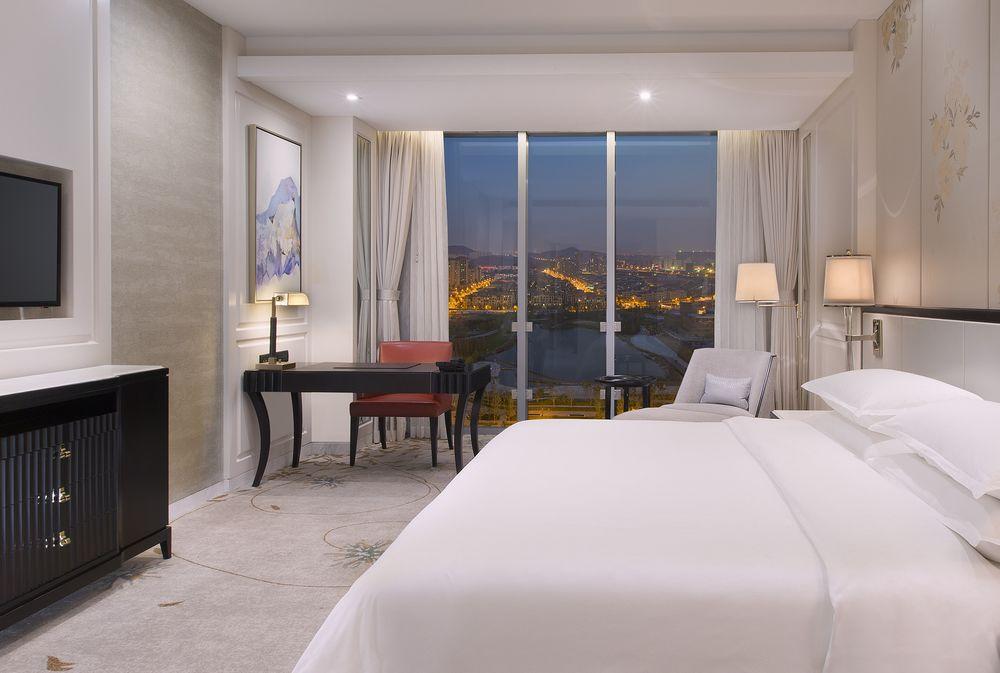Sheraton Qingdao Licang Hotel Экстерьер фото