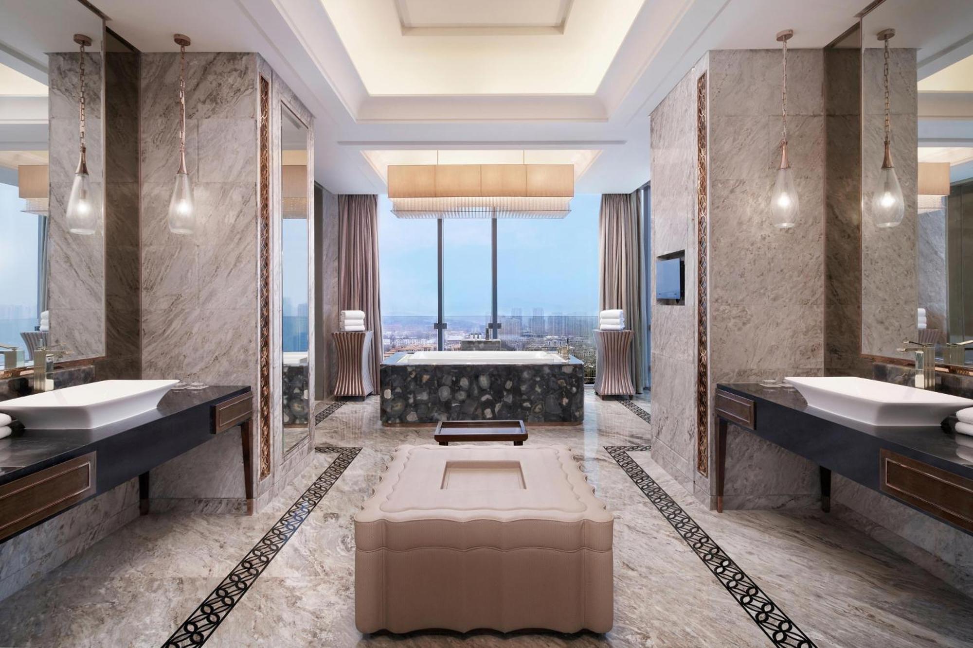 Sheraton Qingdao Licang Hotel Экстерьер фото
