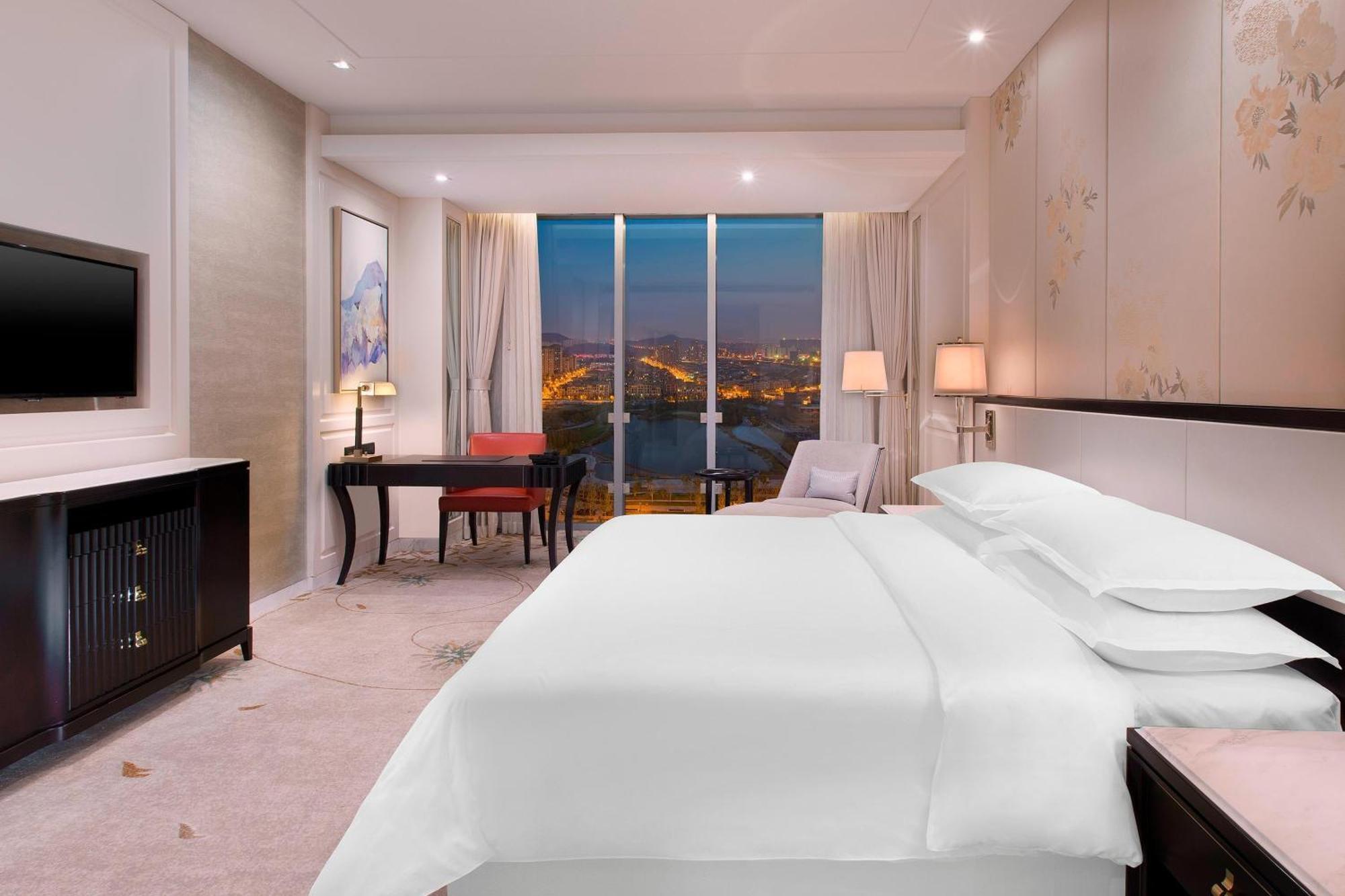 Sheraton Qingdao Licang Hotel Экстерьер фото