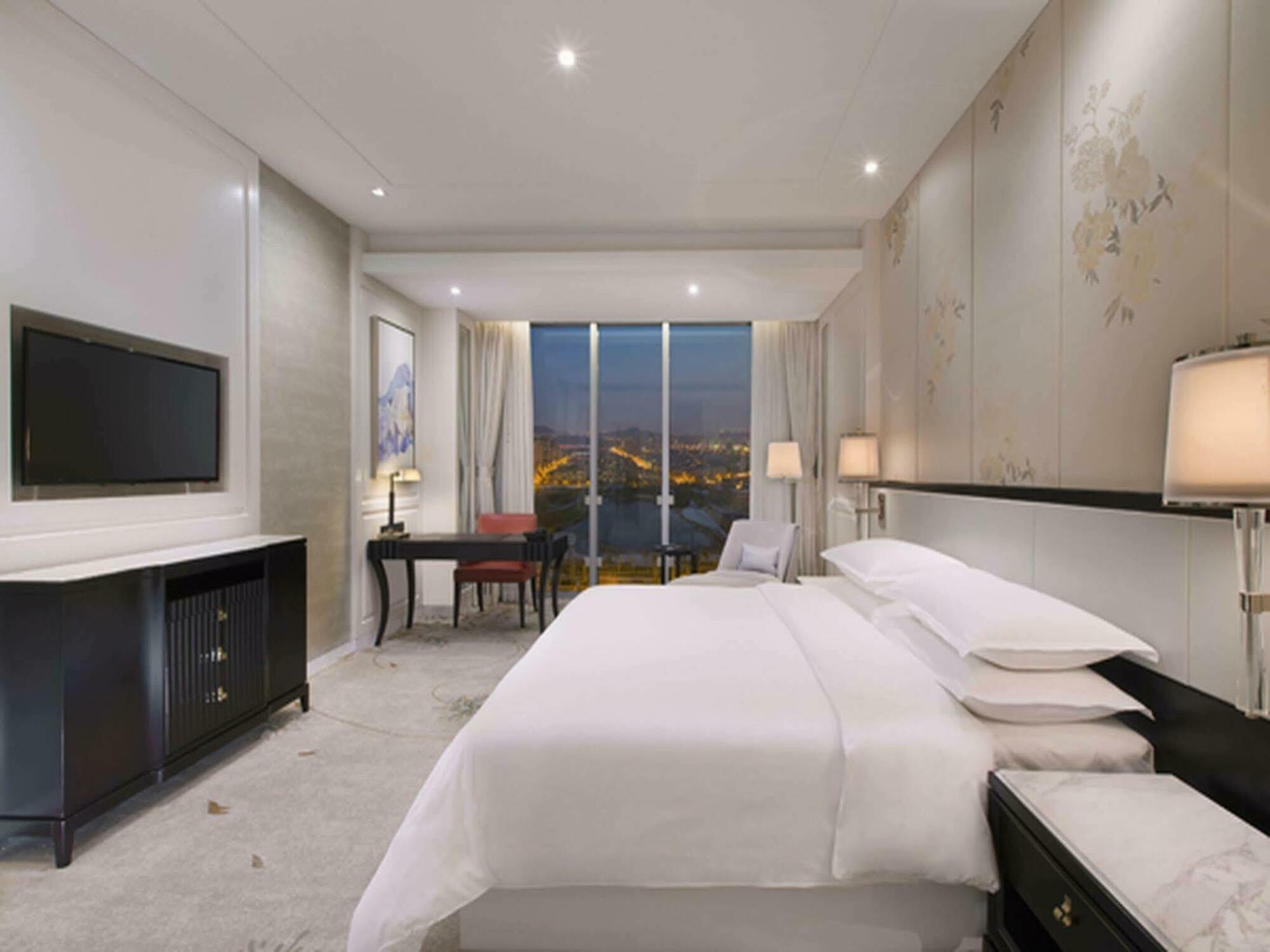 Sheraton Qingdao Licang Hotel Экстерьер фото
